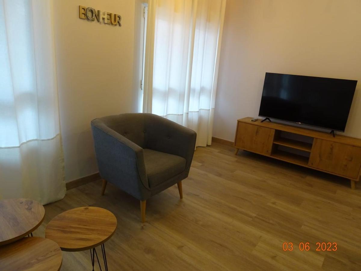 Apartamento Cuentame Burgos Apartment Bagian luar foto